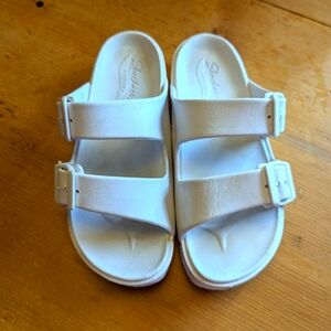 Sketchers archfit size 6